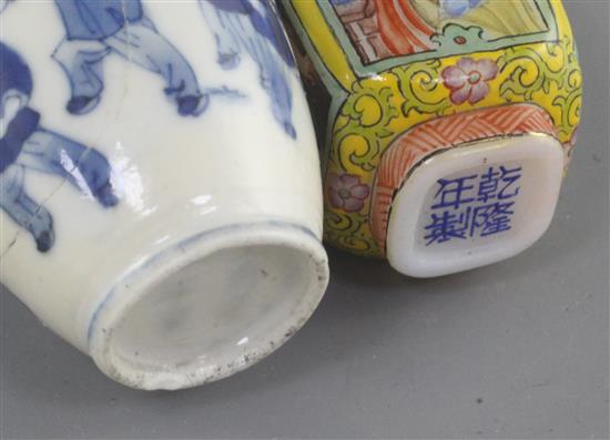 A Chinese blue and white snuff bottle and a Republic period enamelled glass snuff bottle, 7.3cm and 7.4cm